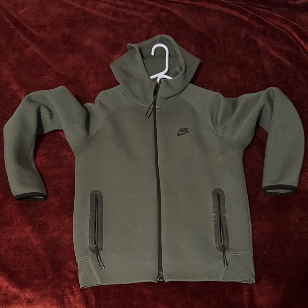 Nike tech fleece olive/black